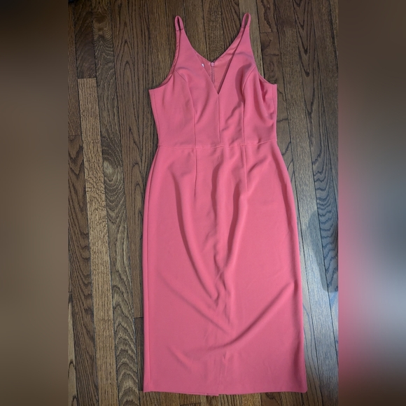 🆕 NWOT pink v-neck Donna Morgan midi length sheath with back slit - Picture 7 of 10